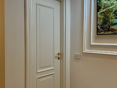 Dere e brendshme ne apartament Dere e brendshme ne apartament